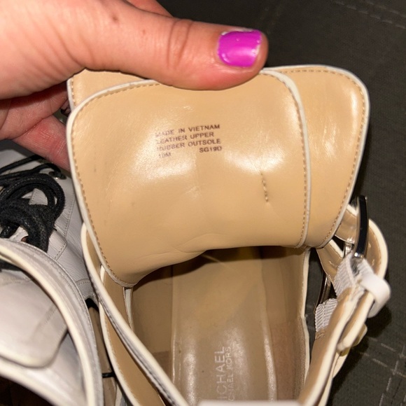 White michael kors boots - Picture 4 of 9